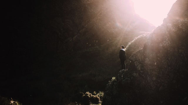 充满确信，投入宣扬